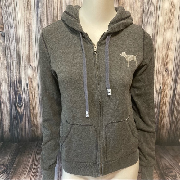 Hinged metal christmas tree vs hooked